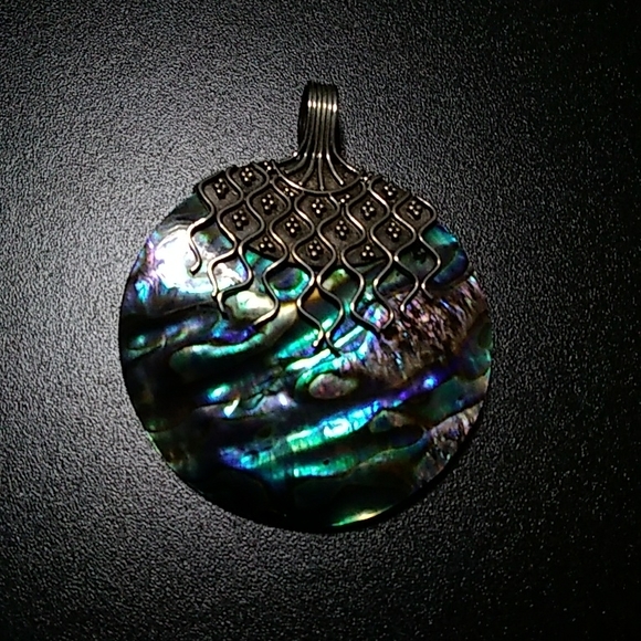 Abalone Pendant - Picture 5 of 5